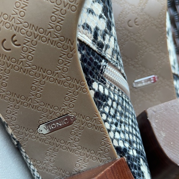 Vionic Windom Boot 11 - Picture 14 of 14